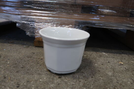 1728 stk. 101/11 Minipotte, 4 fødder hvid Ø 11 H 10 cm - Varenummer: 503343