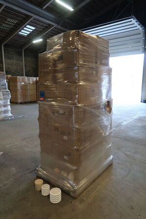 Palle med stort parti krukker