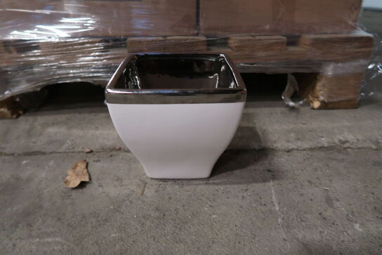 312 stk. 1456/15 Keramisk O-krukke hvid-sølv Ø 15 H 14 cm - Varenummer: 512944