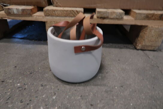 312 stk. 852/14 Hængepotte Lucas cement Ø 14 H 13 - Varenummer: 520380