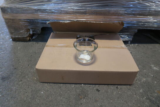 3744  stk. 2042/6,5 Fyrfadsstage klar Ø 6,5 H 4,7 cm - Varenummer: 516380