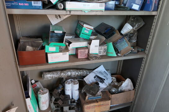 Stålskab med div. Reservedele