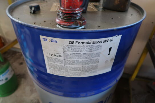 Dunk med olie samt dispenser