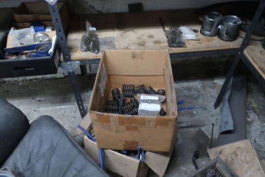 3 fag reoler med div. Reservedele