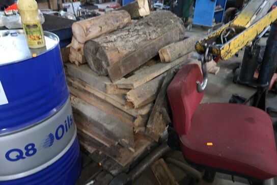 Tønde, kontorstol samt div. Træ