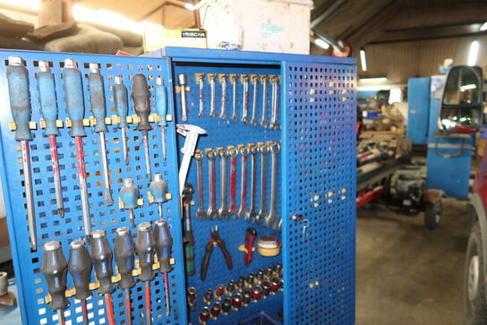 Værktøjsvogn med div. Værktøj