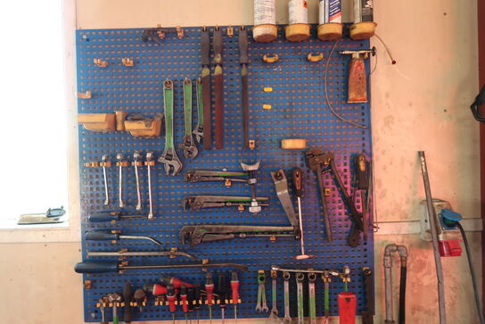 Værktøjstavle med indhold