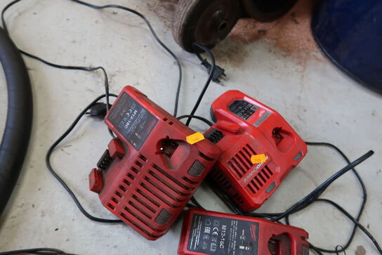 3 stk. ladere MILWAUKEE