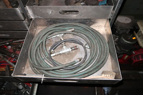 Div. Værktøj i reol (læs beskrivelse)