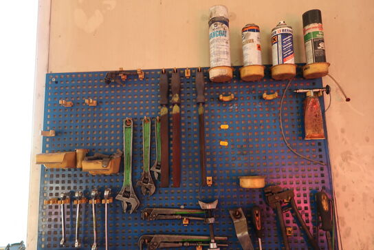 Værktøjstavle med indhold