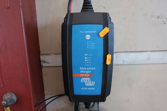 Lader VICTRON ENERGY 12V/25A