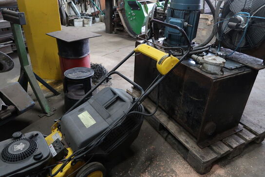 Plæneklipper CASTELGARDEN TD 484 TR/E