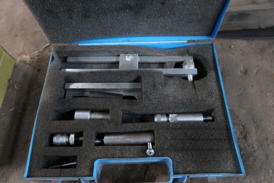 2 stk. kasser med specialværktøj