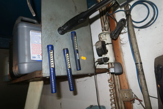 2 stk. stiger samt arbejdslamper