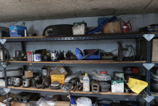 5 fag reoler med div. Reservedele