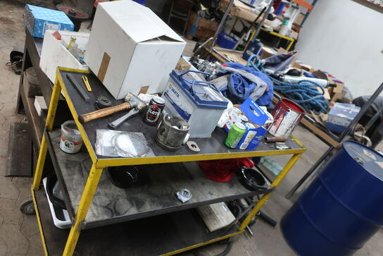 Opbevaringsvogn med indhold