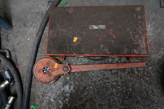 Specialværktøj samt sortimentskasse med indhold