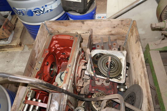 Palle med div. Værktøj og reservedele