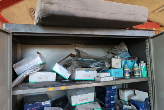 Stålskab med div. Reservedele