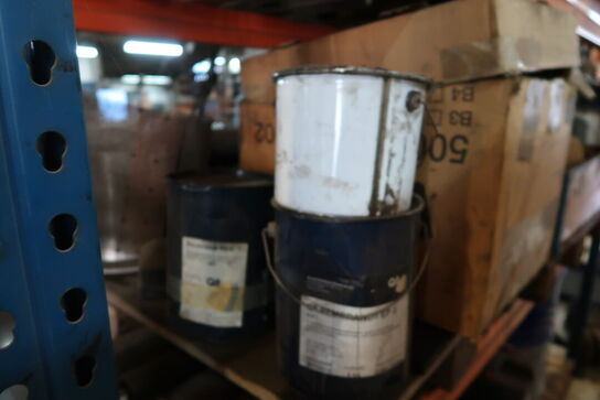 Pallereol med div. Reservedele (olietønder medfælger ikke)