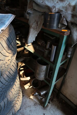 Reol med div. Værktøj