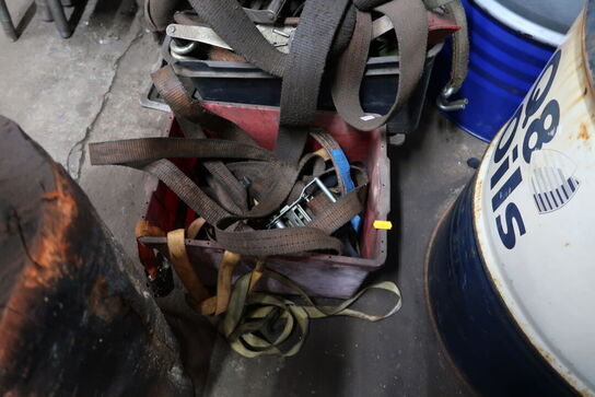 Kasser med spændestroppe