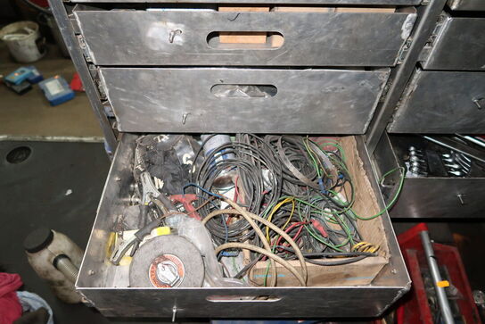 Div. Værktøj i reol (læs beskrivelse)