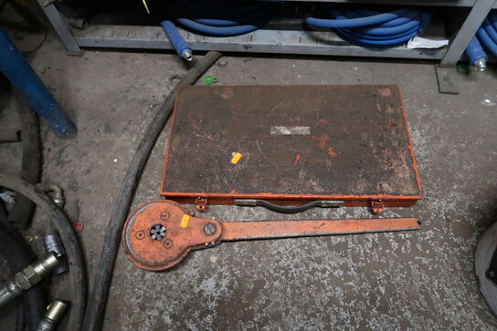 Specialværktøj samt sortimentskasse med indhold