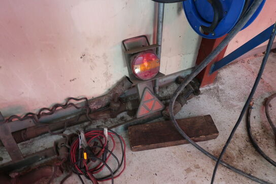 Lygtebum samt startkabler