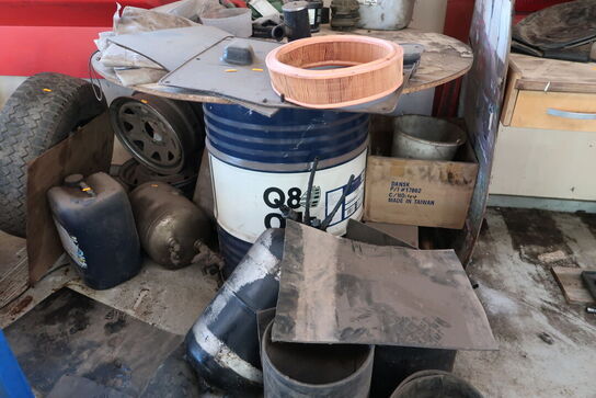 Arbejdsbord med indhold