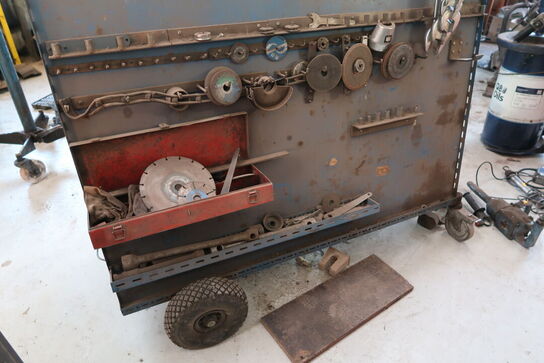 Værktøjsvogn med indhold