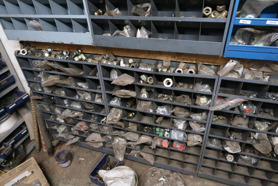 6 stk. sortimentsreoler med indhold