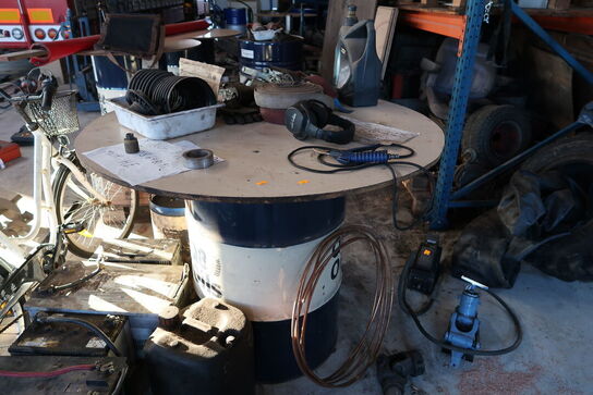 Arbejdsbord med indhold