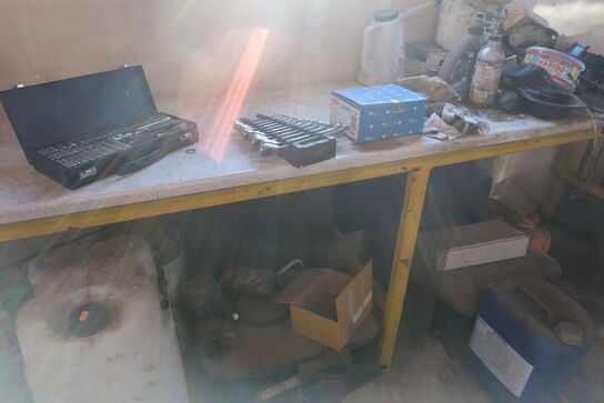 Arbejdsbord med indhold