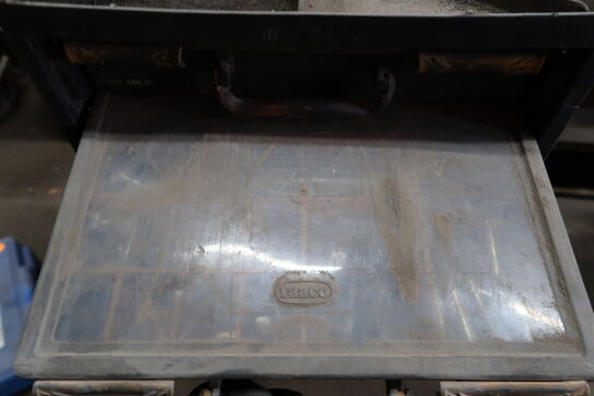 Sortimentskasser med indhold