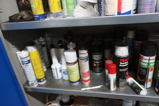 Stålskab med div. Plejemidler m.m.