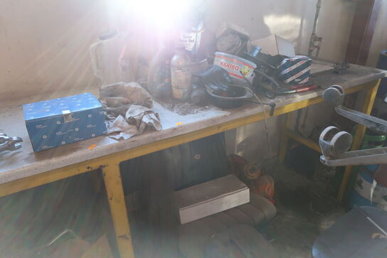 Arbejdsbord med indhold