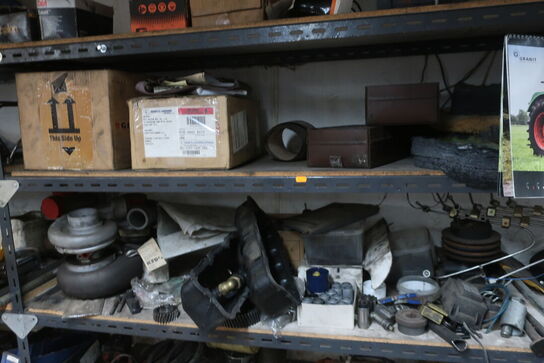 5 fag reoler med div. Reservedele