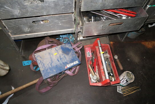 Div. Værktøj i reol (læs beskrivelse)