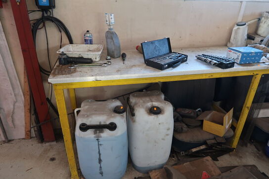 Arbejdsbord med indhold