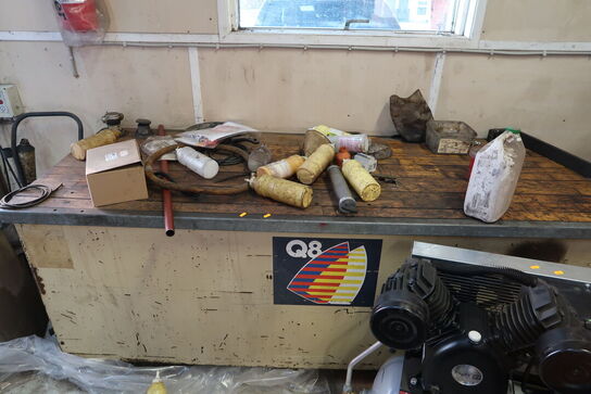 Arbejdsbord med tank