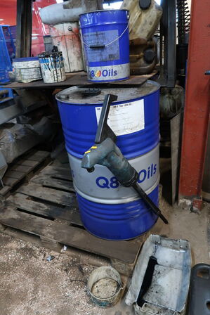 2 stk. tønder med pumper