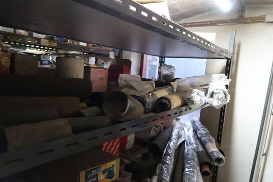 Reol med div. Reservedele, værktøj m.m.