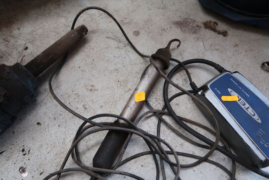 Lader CTEK Multi XT 14000 samt arbejdslampe