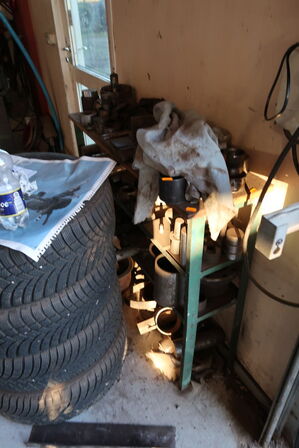 Reol med div. Værktøj