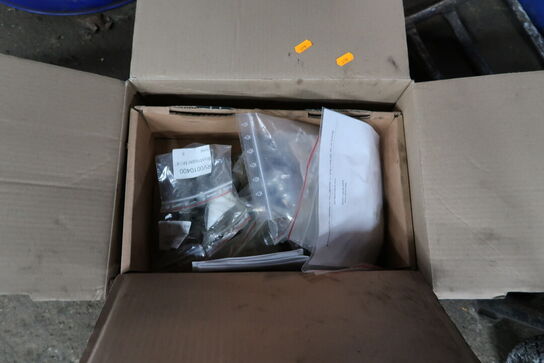 Kasse med reservedele