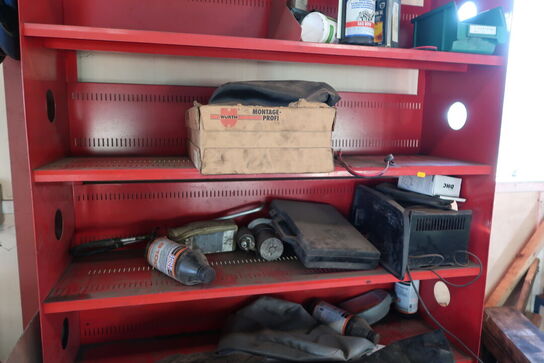 Reol/bord med indhold