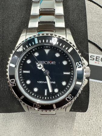 Armbåndsur SECTOR 230 36MM 3H BLACK DIAL BRACELET SS