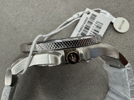 Armbåndsur MASERATI SFIDA 44 MM 3H BLUE DIAL BR SS+RG