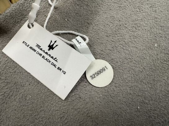 Armbåndsur MASERATI STILE 45 MM CHR BLACK DIAL BR YG